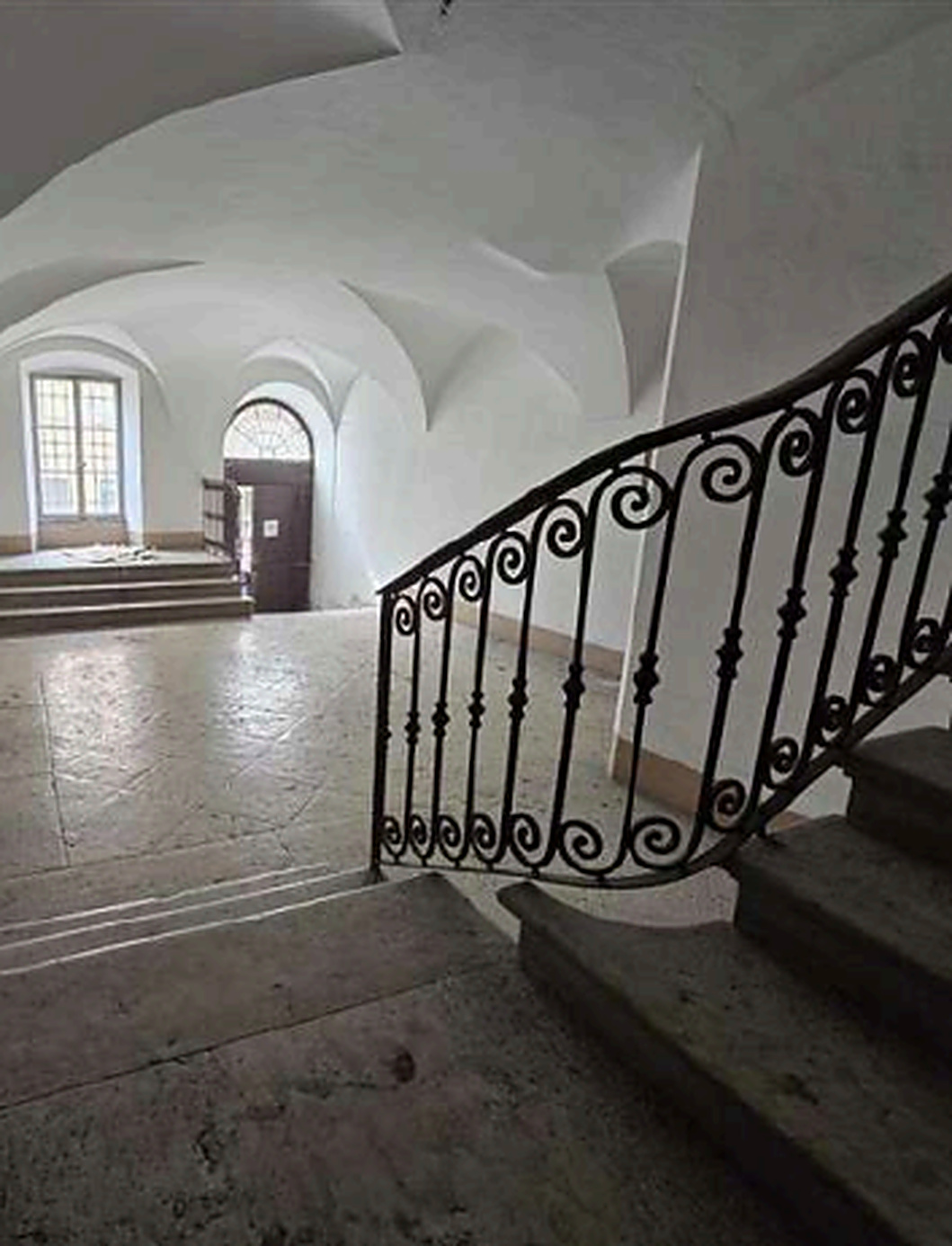 Atrio d'ingresso principale (ante restauro)